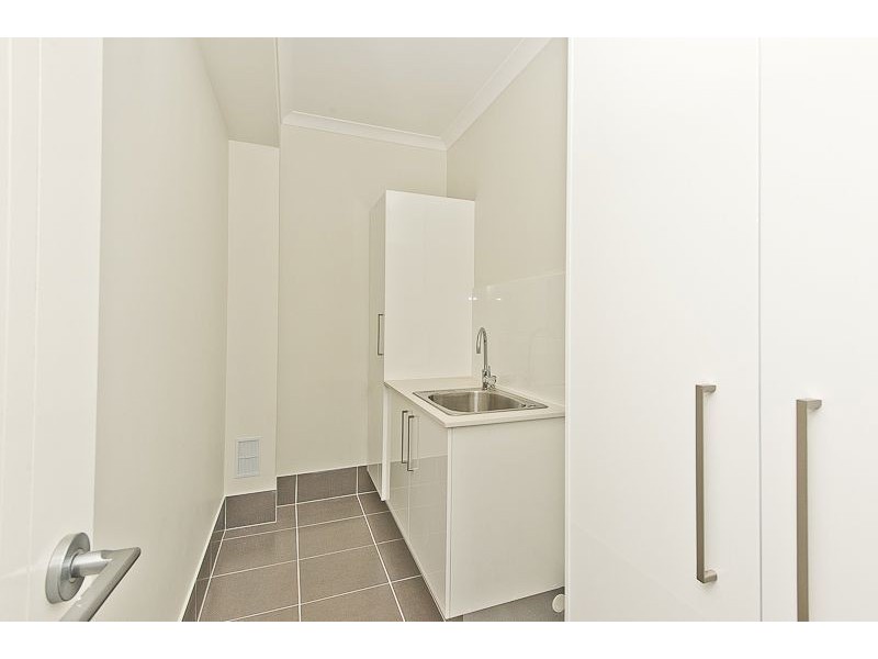 2/52 Plucks Rd, Arana Hills QLD 4054