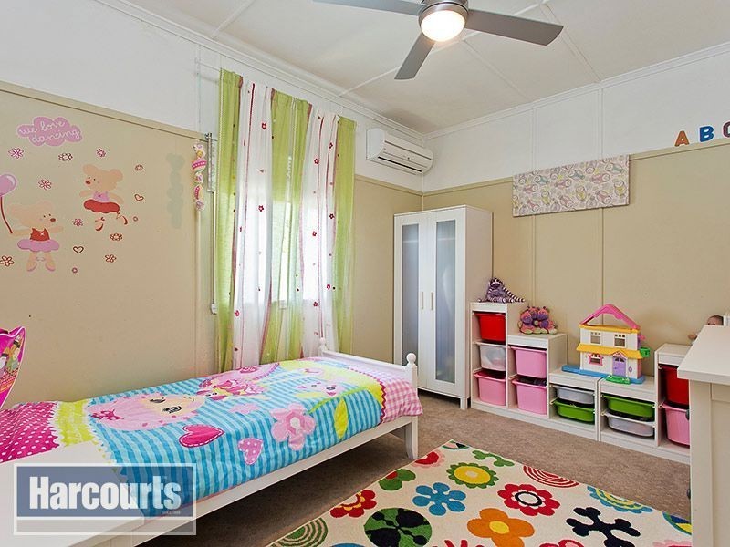 30 Greenwood Street, Brighton QLD 4017