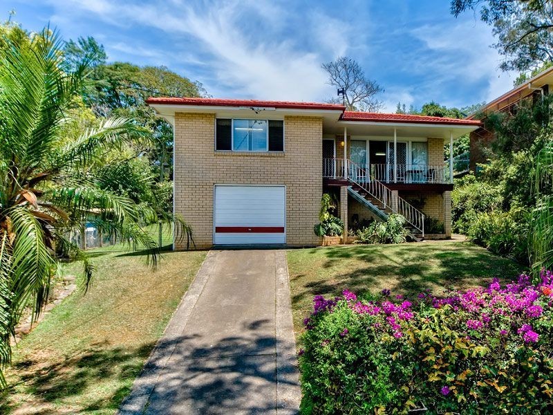 96 Minto Crescent, Arana Hills QLD 4054