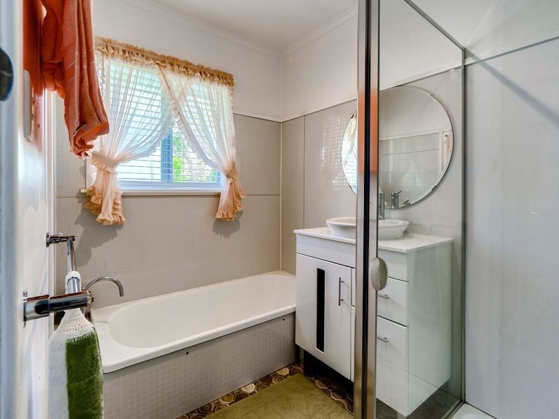 96 Minto Crescent, Arana Hills QLD 4054