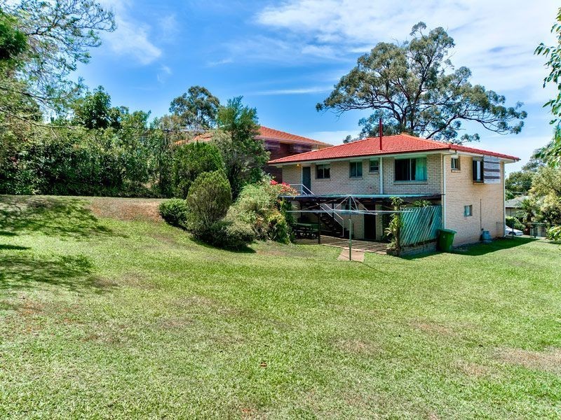 96 Minto Crescent, Arana Hills QLD 4054