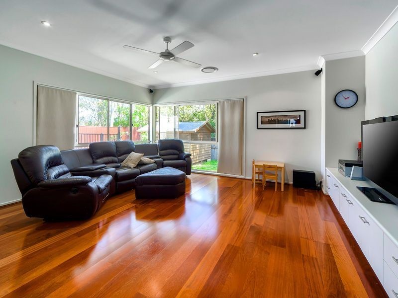 5 Silverbirch Place, Bridgeman Downs QLD 4035