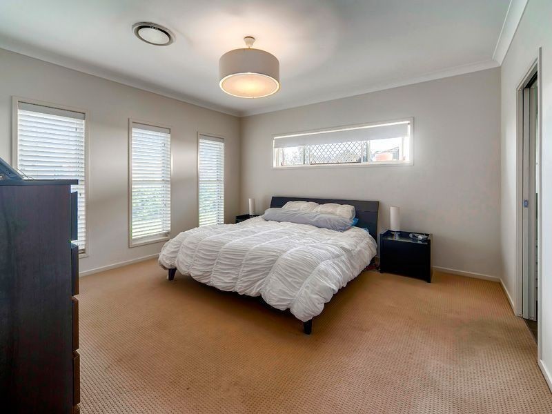 5 Silverbirch Place, Bridgeman Downs QLD 4035