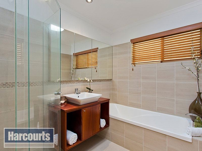 4 Gundara St, The Gap QLD 4061