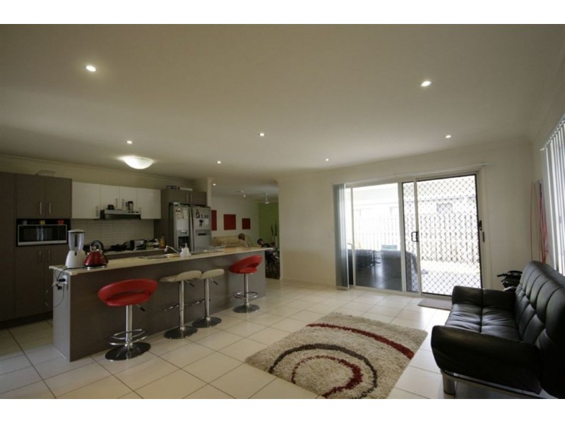 8 Odense Street, Fitzgibbon QLD 4018