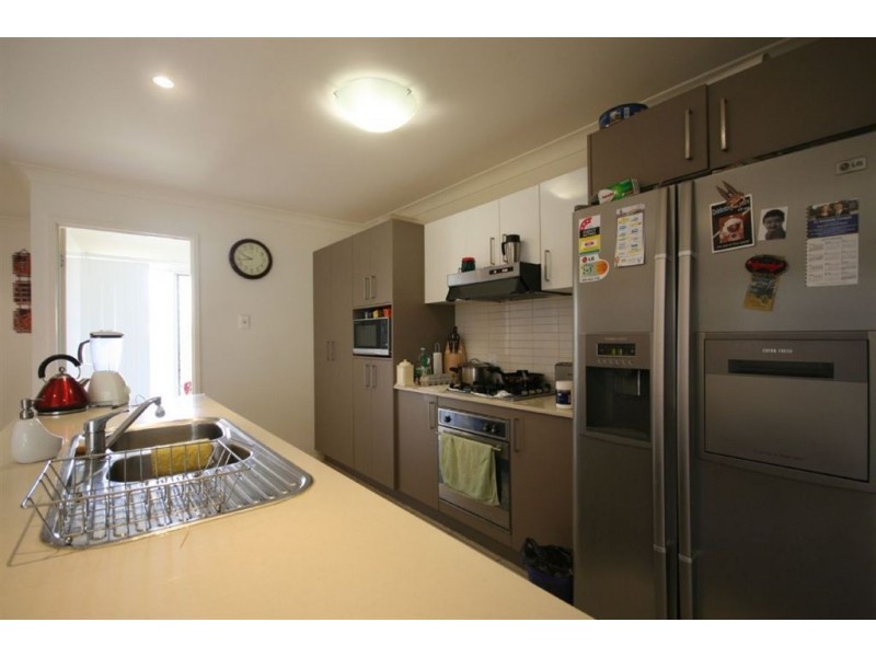 8 Odense Street, Fitzgibbon QLD 4018