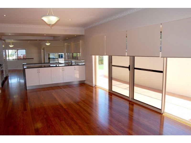 31 Aquarius Place, Bridgeman Downs QLD 4035