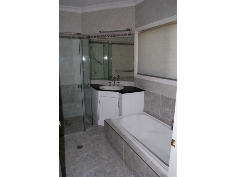 31 Aquarius Place, Bridgeman Downs QLD 4035