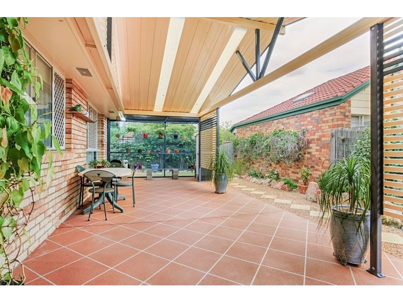 20 Manitoba Place, Wavell Heights QLD 4012