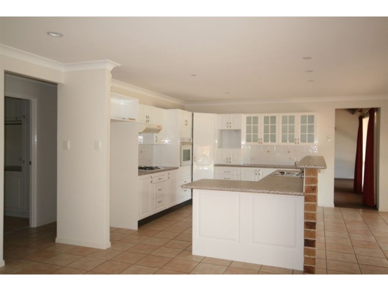 4 Cosmos Place, Bridgeman Downs QLD 4035