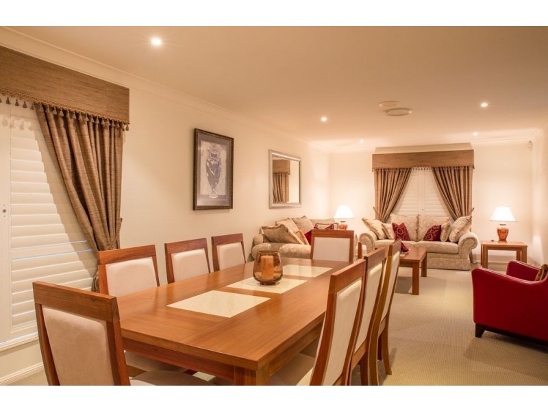 8 Darien Street, Bridgeman Downs QLD 4035