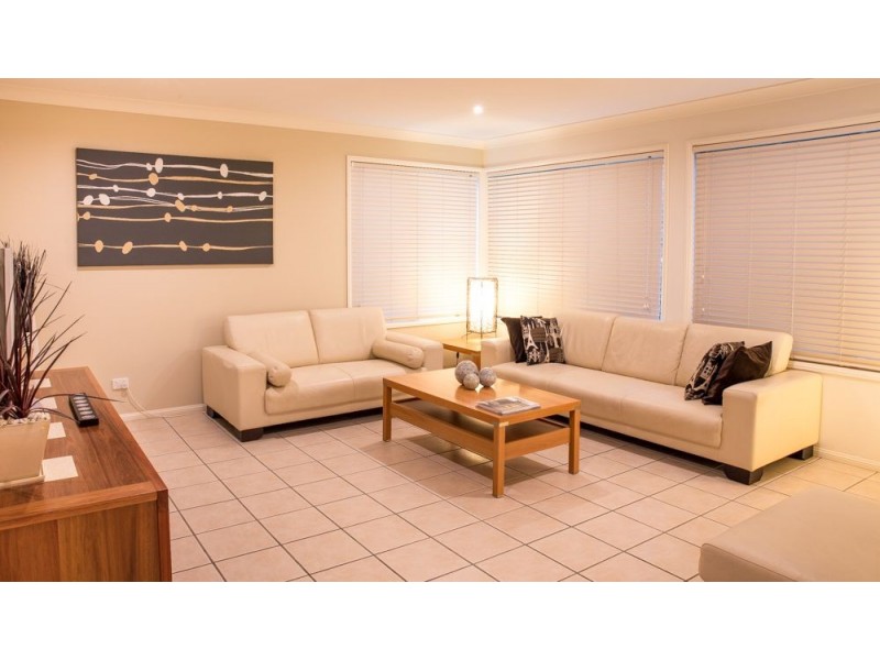 8 Darien Street, Bridgeman Downs QLD 4035