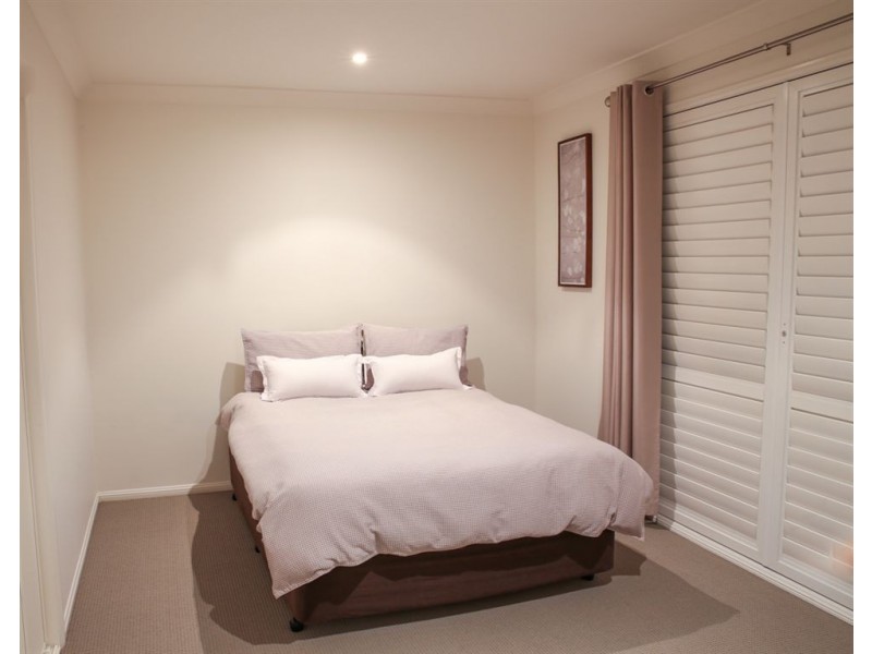 8 Darien Street, Bridgeman Downs QLD 4035