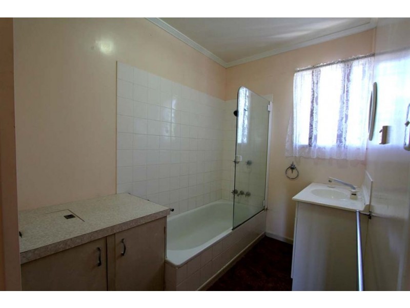 20 Maryland Street, Stafford Heights QLD 4053