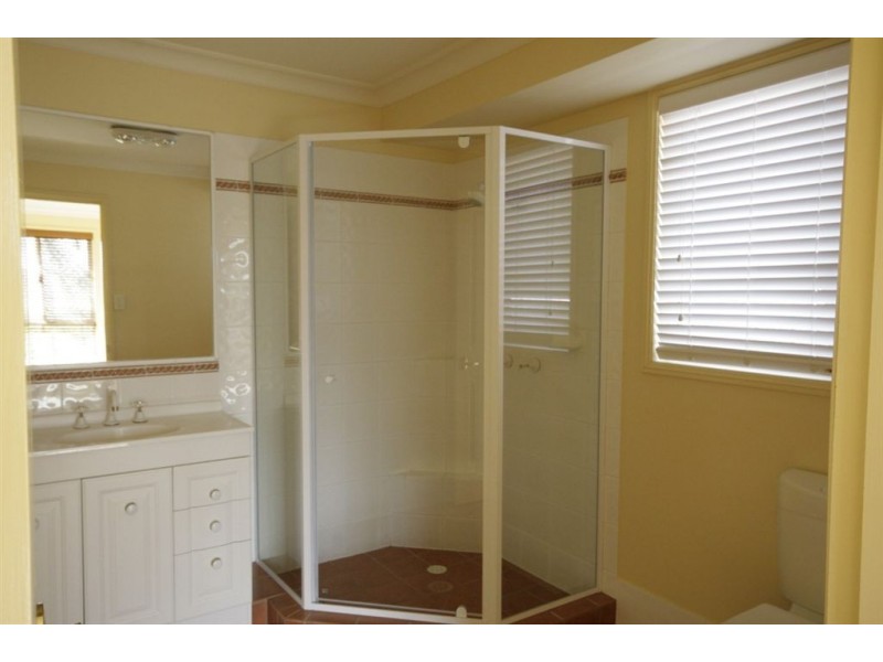 49 Lancewood Drive, Albany Creek QLD 4035