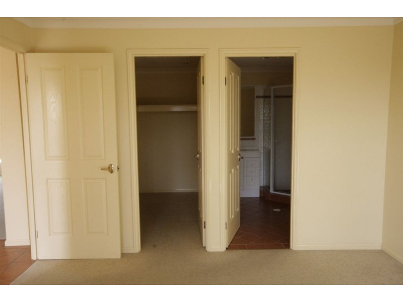 49 Lancewood Drive, Albany Creek QLD 4035