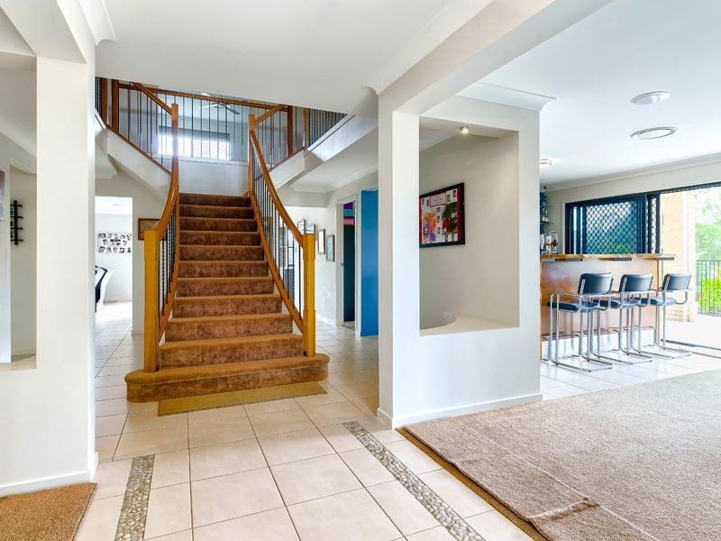 2 Buttonwood Close, Albany Creek QLD 4035