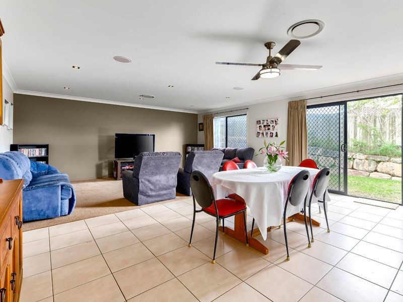 2 Buttonwood Close, Albany Creek QLD 4035