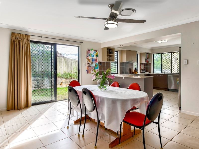 2 Buttonwood Close, Albany Creek QLD 4035