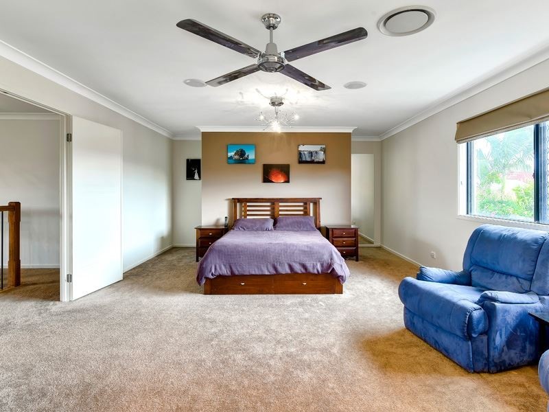 2 Buttonwood Close, Albany Creek QLD 4035