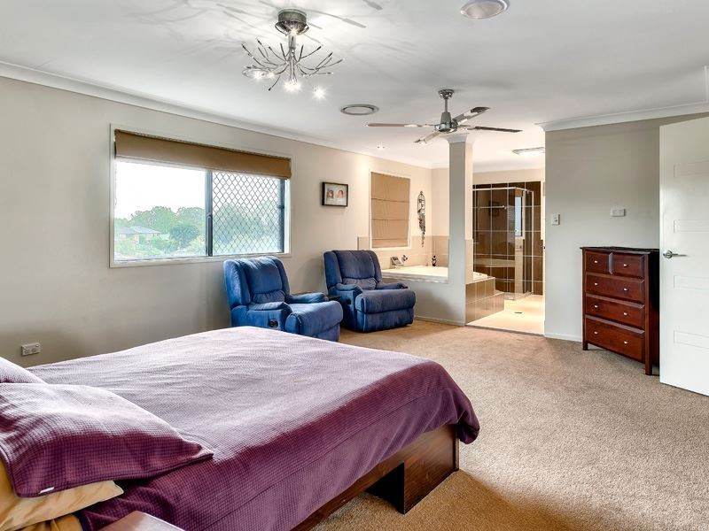 2 Buttonwood Close, Albany Creek QLD 4035