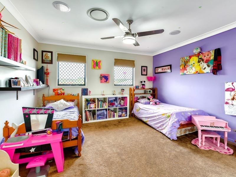 2 Buttonwood Close, Albany Creek QLD 4035