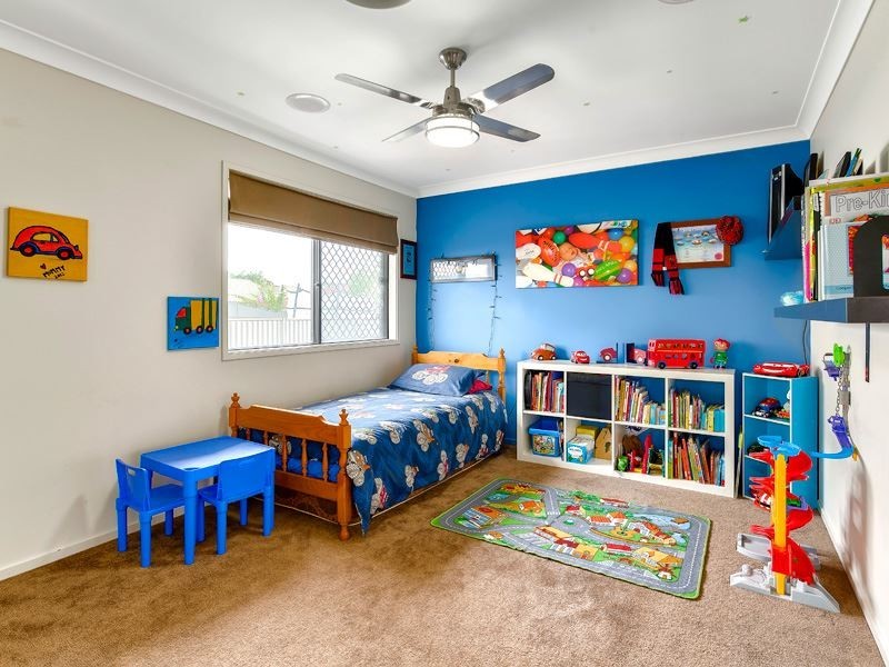 2 Buttonwood Close, Albany Creek QLD 4035