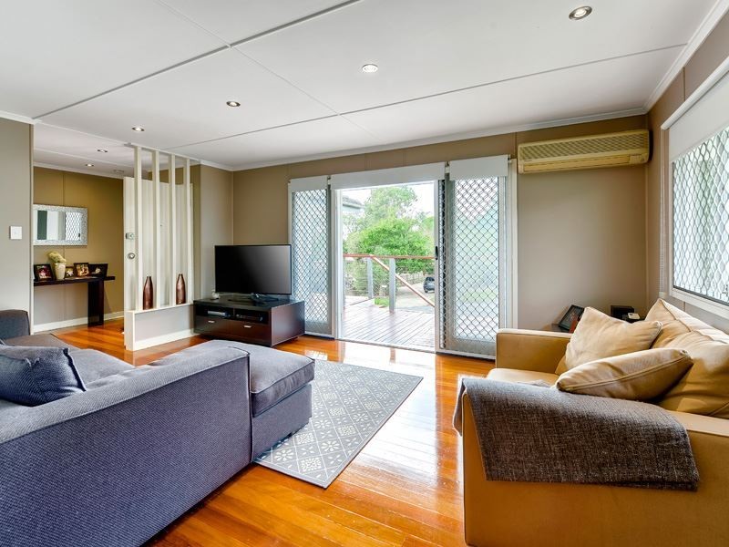 2 Kendale St, Stafford Heights QLD 4053