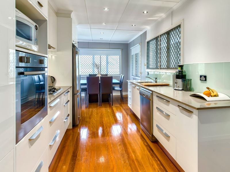 2 Kendale St, Stafford Heights QLD 4053