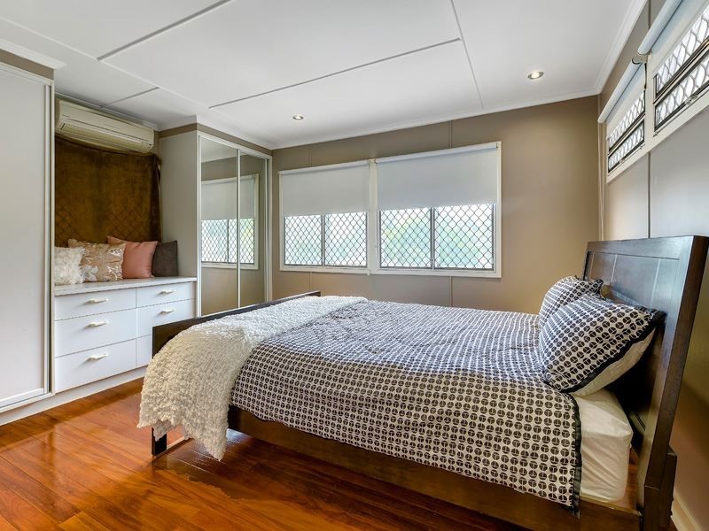 2 Kendale St, Stafford Heights QLD 4053