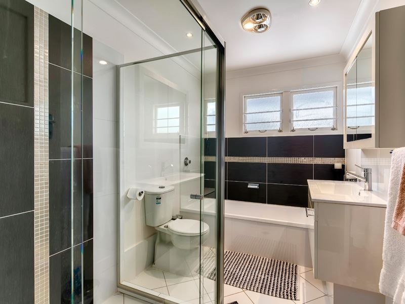 2 Kendale St, Stafford Heights QLD 4053