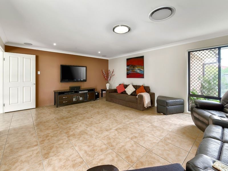 12 Lukla Court, Warner QLD 4500