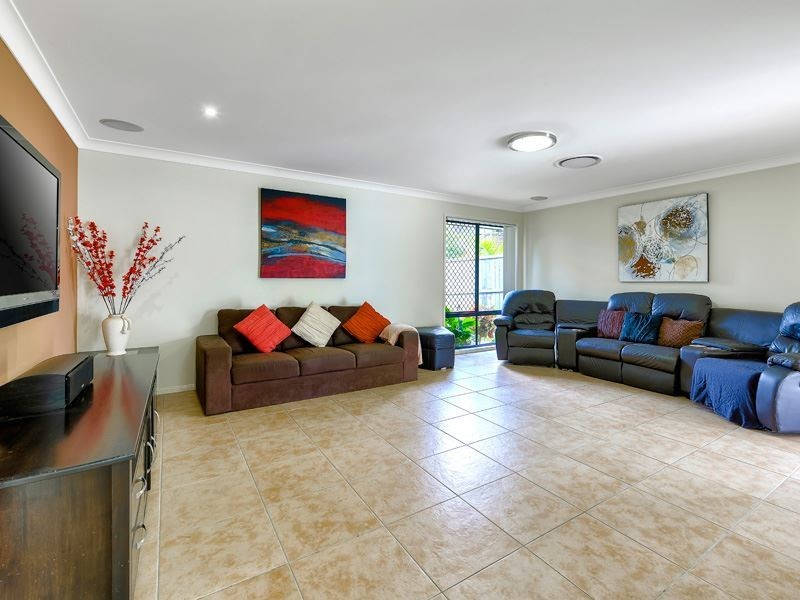 12 Lukla Court, Warner QLD 4500