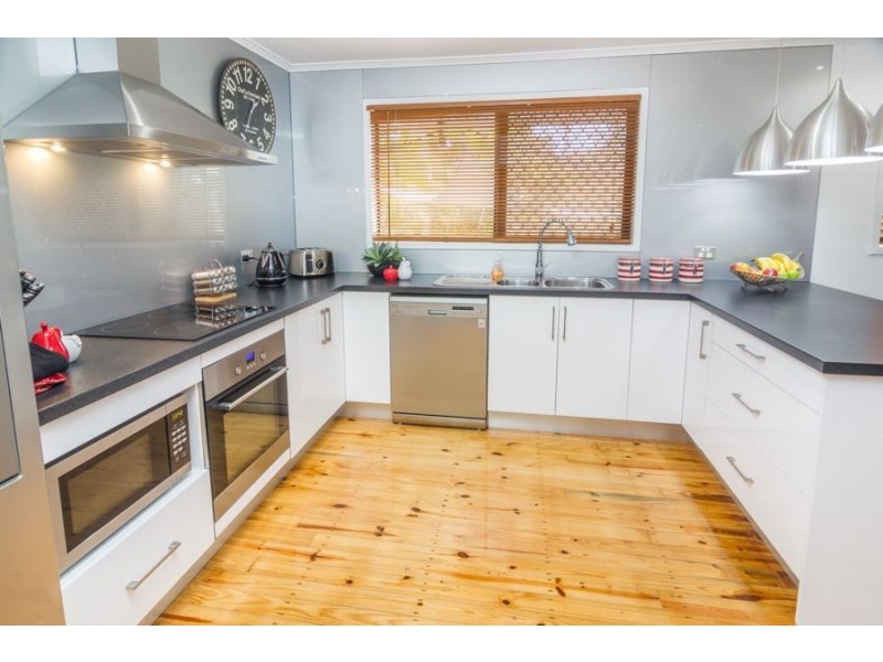 11 Bodiam Court, Strathpine QLD 4500