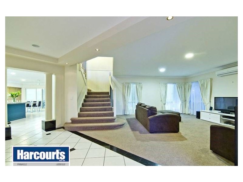 6 Harrow Close, Bridgeman Downs QLD 4035