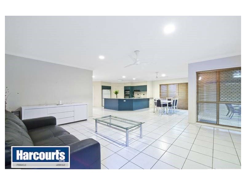 6 Harrow Close, Bridgeman Downs QLD 4035