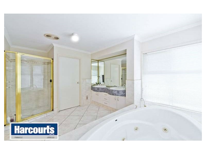 6 Harrow Close, Bridgeman Downs QLD 4035