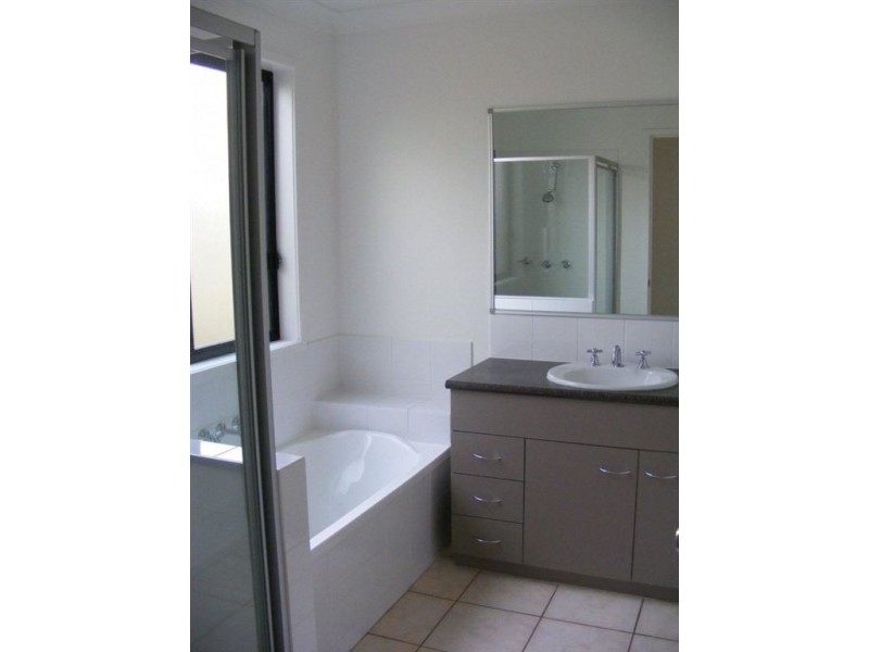 4 Marilyn Place, Morayfield QLD 4506