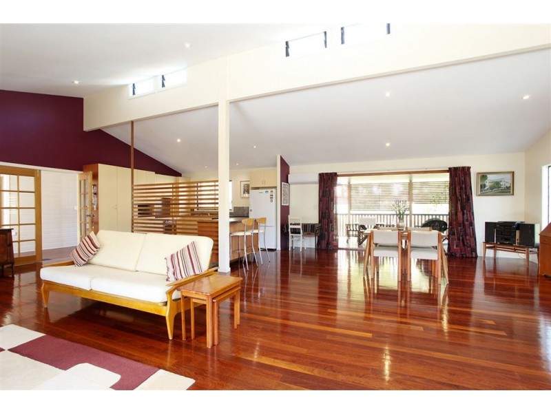 3 Dellwood Court, Ferny Hills QLD 4055