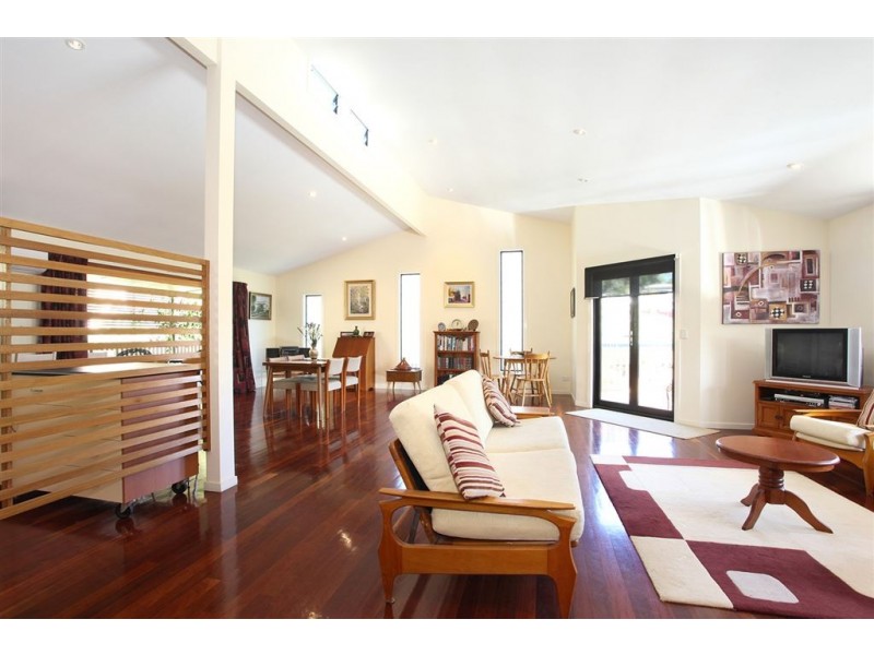 3 Dellwood Court, Ferny Hills QLD 4055