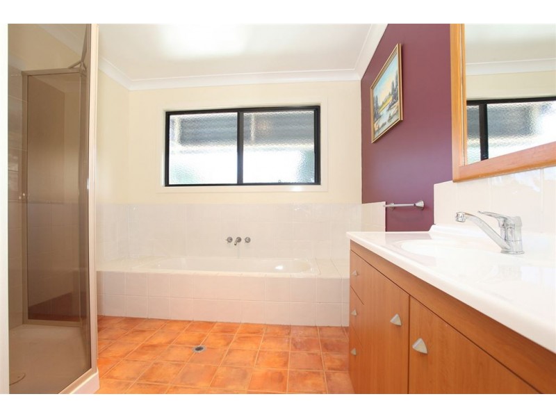 3 Dellwood Court, Ferny Hills QLD 4055