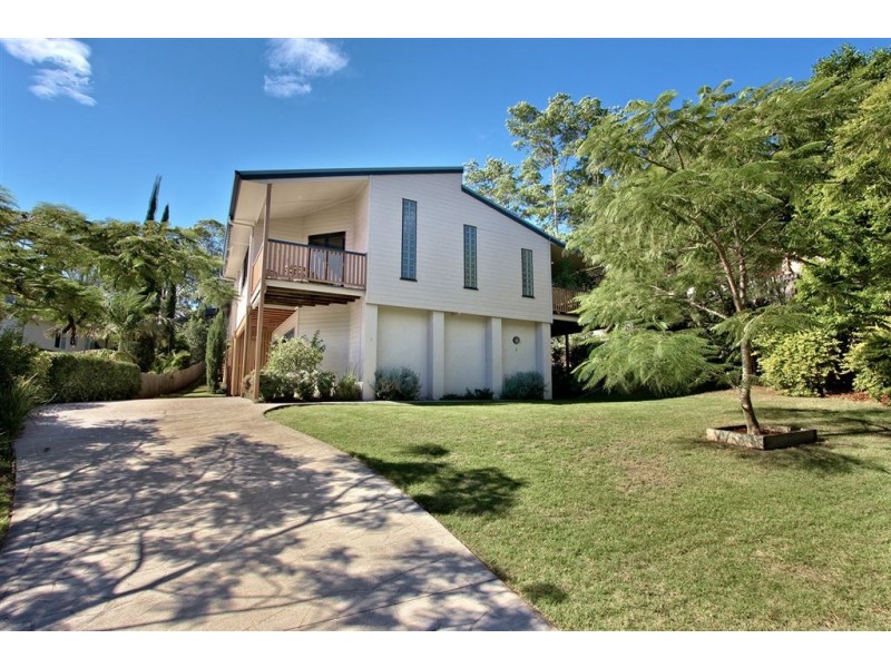 3 Dellwood Court, Ferny Hills QLD 4055