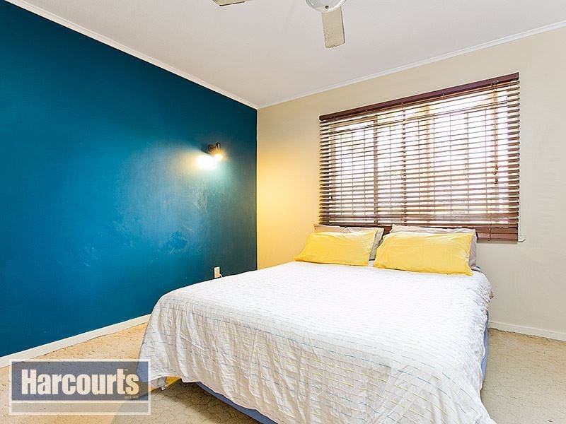 3 Sedgemoor St, Stafford Heights QLD 4053