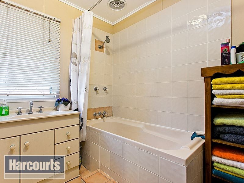 3 Sedgemoor St, Stafford Heights QLD 4053