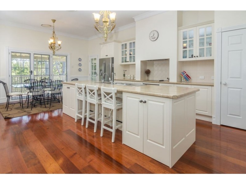 63 Kirri Avenue, Petrie QLD 4502