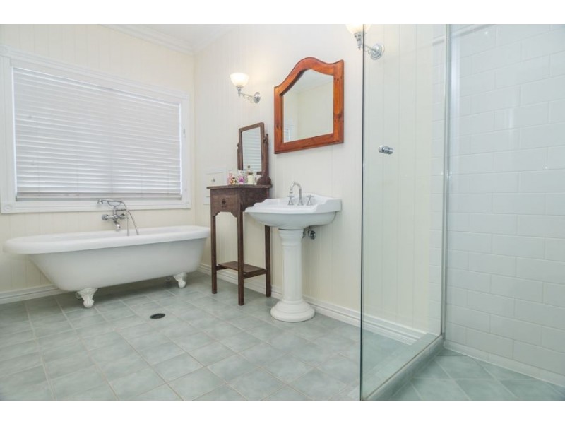 63 Kirri Avenue, Petrie QLD 4502