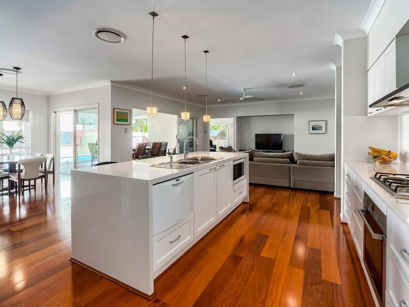 5 Silverbirch Place, Bridgeman Downs QLD 4035