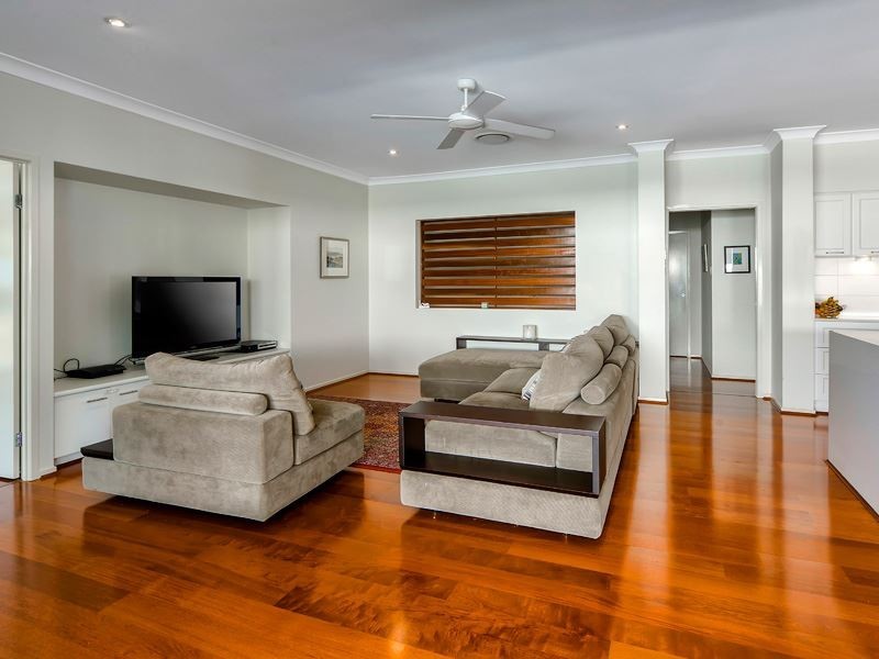 5 Silverbirch Place, Bridgeman Downs QLD 4035