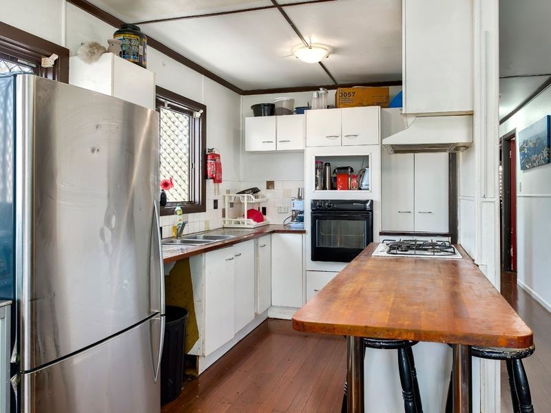 327 Hawthorne Road, Hawthorne QLD 4171