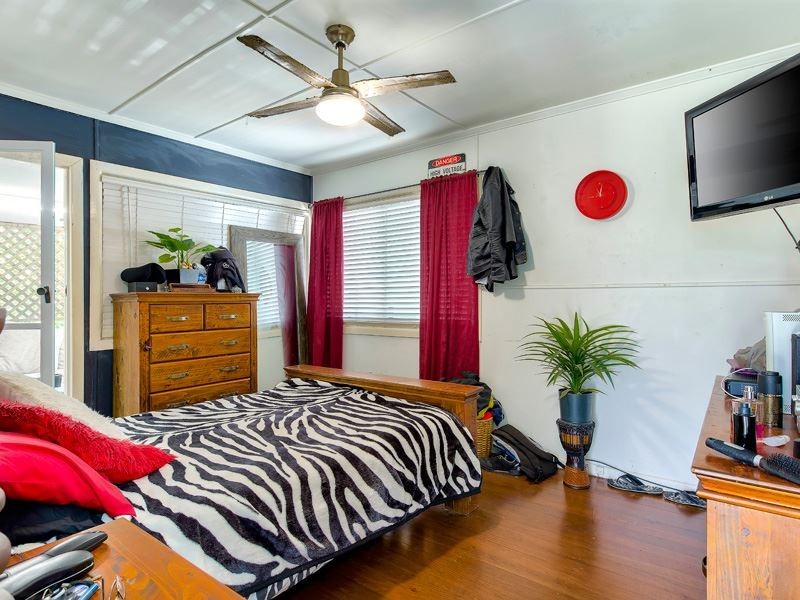 327 Hawthorne Road, Hawthorne QLD 4171